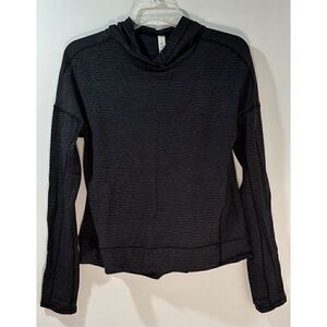 Lululemon women’s black lightweight athletic hoodie size 4.   #37-0937